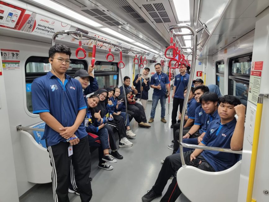 15 Etika di Jepang yang Harus Diketahui Wisatawan Saat Berkunjung ke Negeri Sakura (Nomor 7 Bikin Kaget!) 2 olahraga bersama di LPK Bintang Pertiwi Mandiri